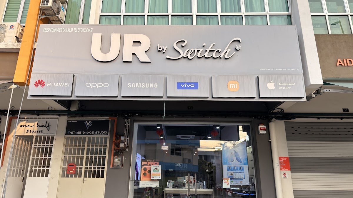 UR by Switch @ Jalan Pesta Muar · Phone shop · Muar